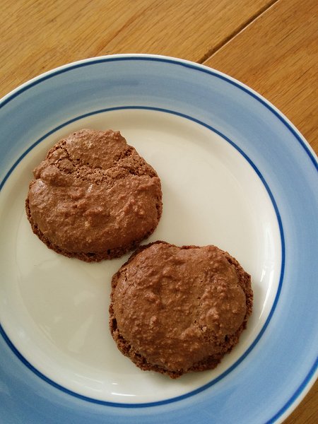 עוגיות שוקולד ושקדים ללא קמח